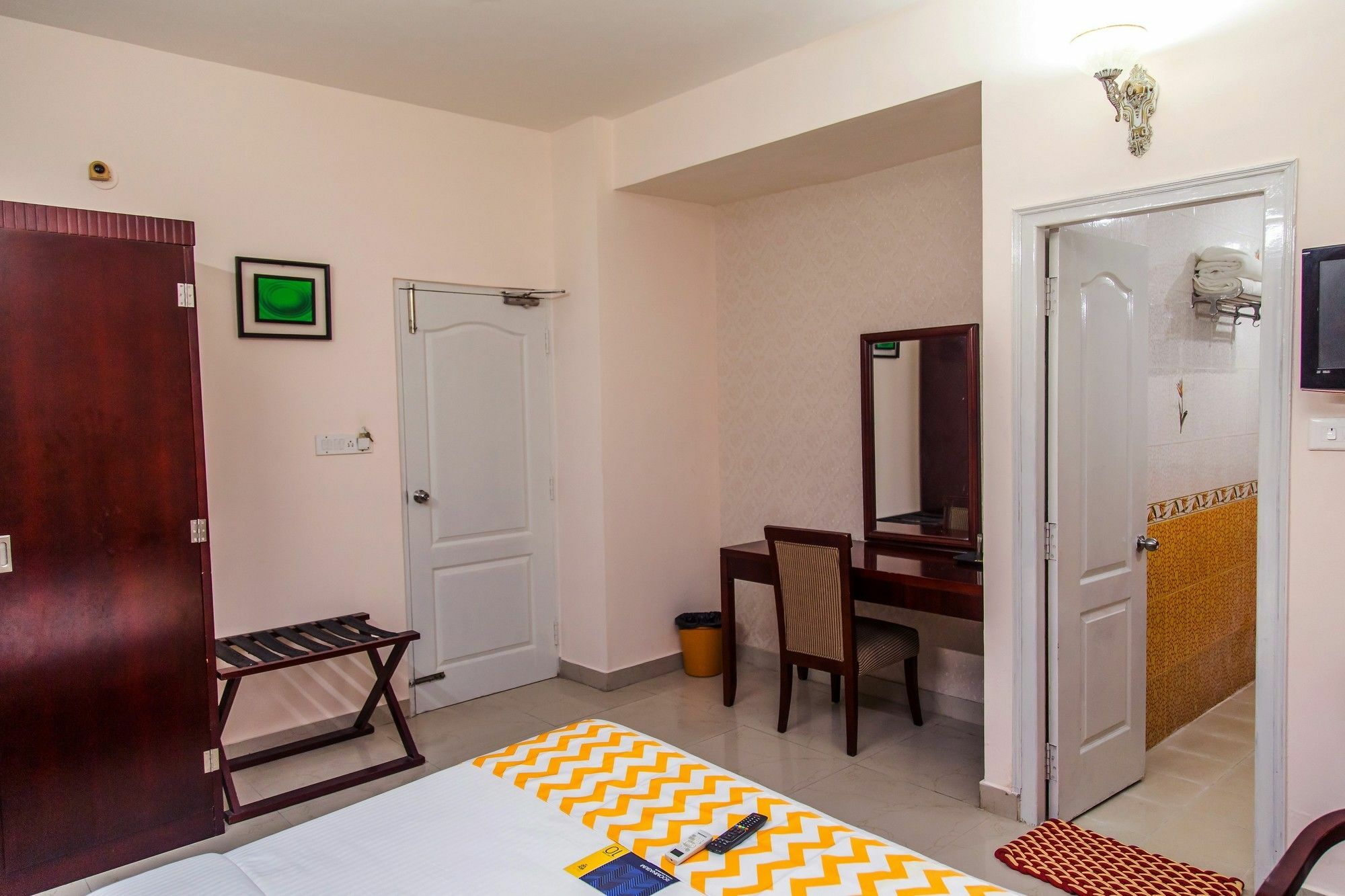 Fabexpress Oriental Suites III - Btm Mico Layout Bangalore Ngoại thất bức ảnh